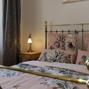 Deluxe Zimmer mit Kingsize-Bett